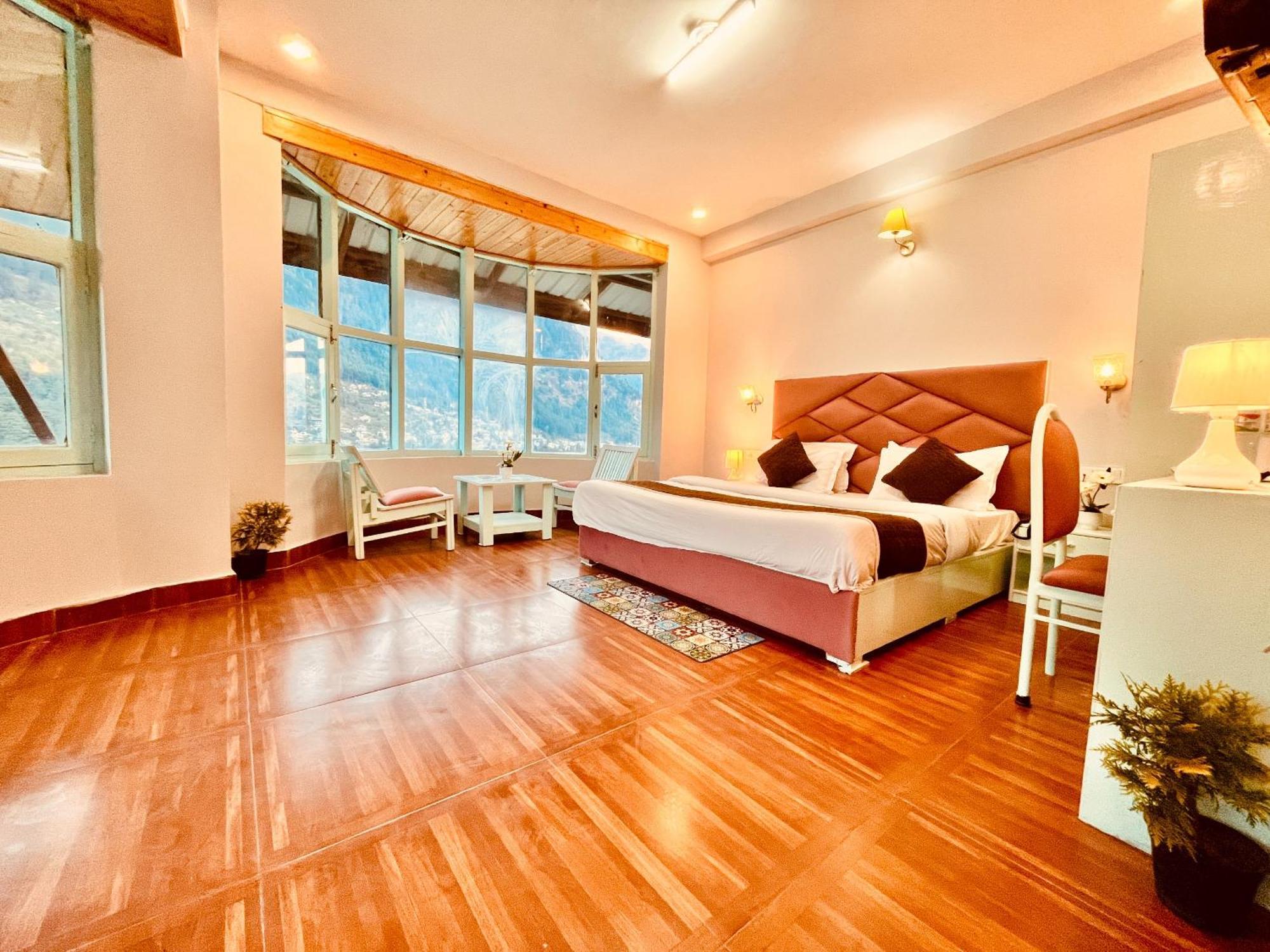 The Royal Hadimba Luxury Stay , Near Mall Road Manali - Manali (Himachal Pradesh) — Photos 3